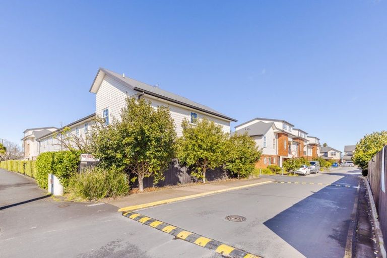 Photo of property in 1 Chiefs Court, Hamilton East, Hamilton, 3216