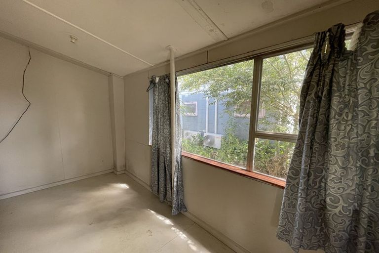 Photo of property in 12 Brains Road, Kelston, Auckland, 0602