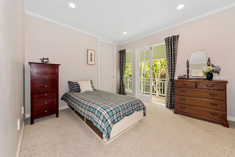 Photo of property in 1a Cochran Road, Oratia, Auckland, 0604