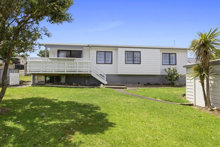Photo of property in 8 Tahurangi Place, Spotswood, New Plymouth, 4310