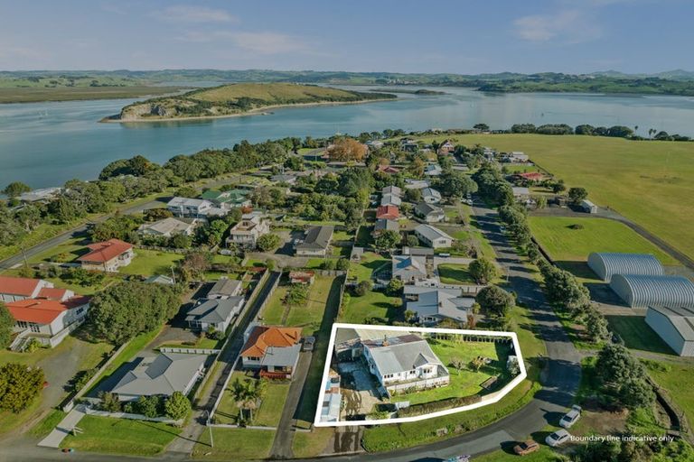 Photo of property in 7 Whimp Avenue, Onerahi, Whangarei, 0110