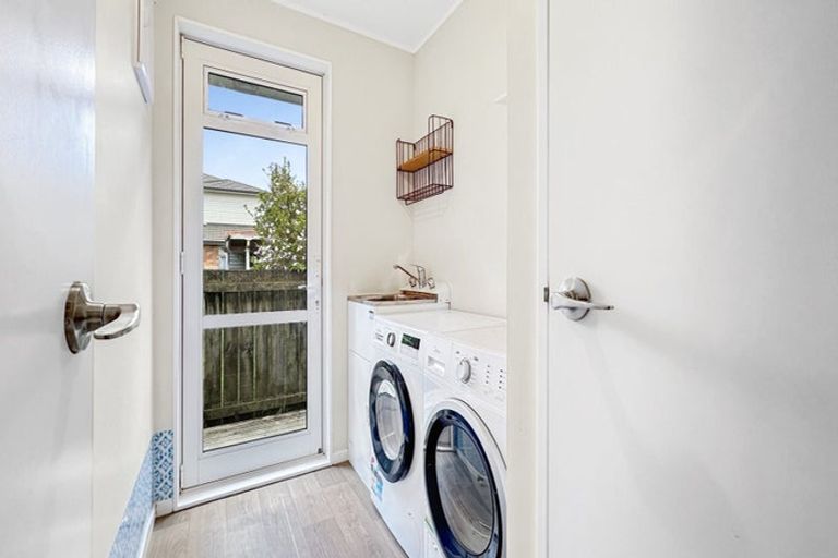 Photo of property in 685a Swanson Road, Swanson, Auckland, 0612