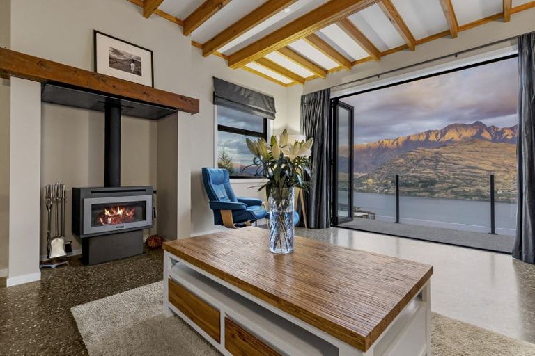 Photo of property in 32 Highview Terrace, Queenstown, 9300