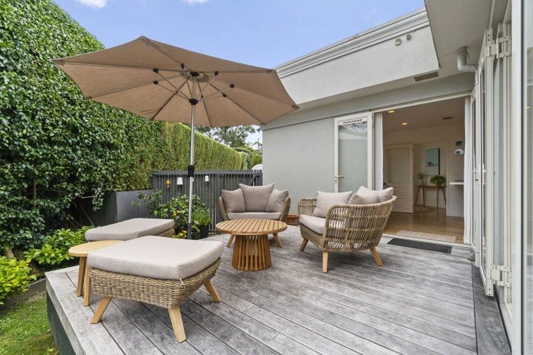 Photo of property in 2/7 Morton Avenue, Forrest Hill, Auckland, 0620