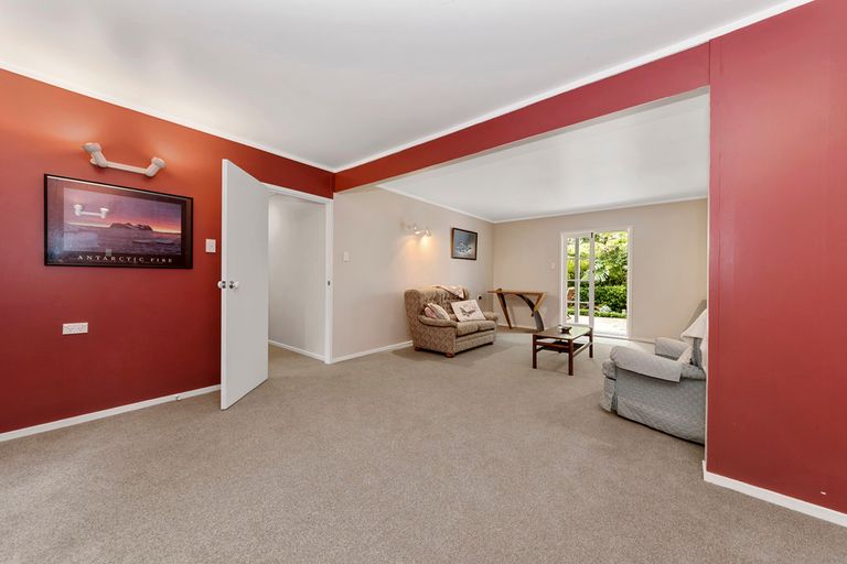 Photo of property in 1a Cochran Road, Oratia, Auckland, 0604