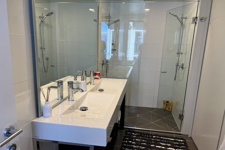 Photo of property in 4 Chandler Lane, Fernhill, Queenstown, 9300