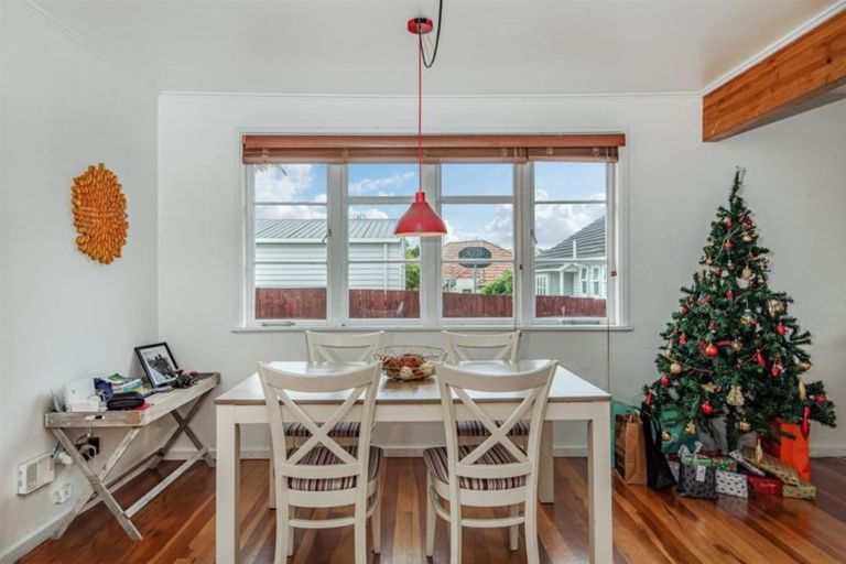 Photo of property in 46 Philomel Crescent, Bayswater, Auckland, 0622