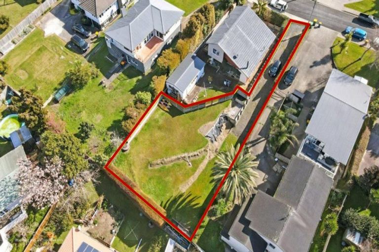 Photo of property in 5a Merville Avenue, Te Atatu South, Auckland, 0610