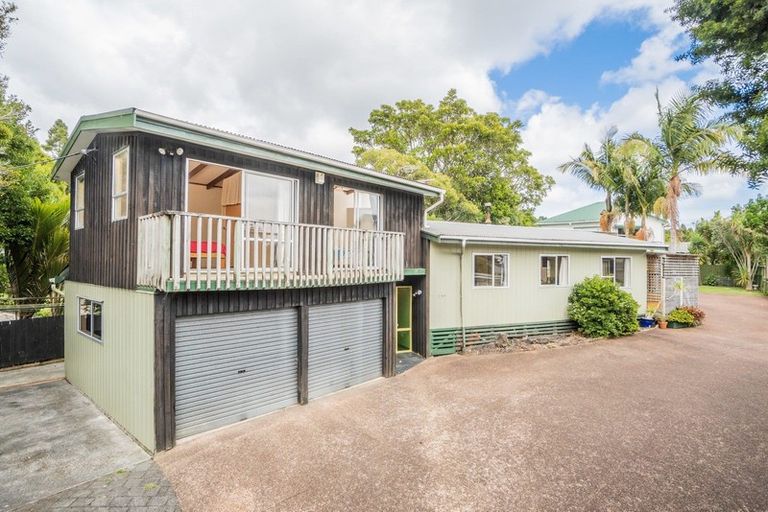 Photo of property in 1/107 Konini Road, Titirangi, Auckland, 0604