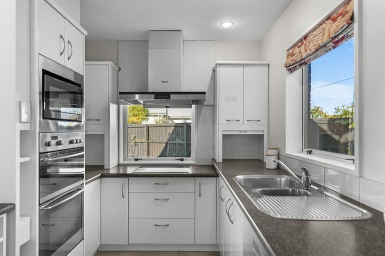 Photo of property in 1/57 Weka Street, Fendalton, Christchurch, 8041