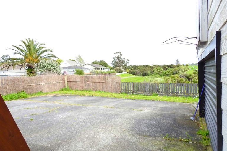Photo of property in 64 De Quincey Terrace, Highland Park, Auckland, 2010