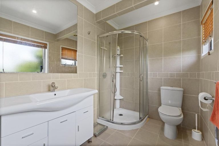 Photo of property in 6 Himalaya Drive, Half Moon Bay, Auckland, 2012