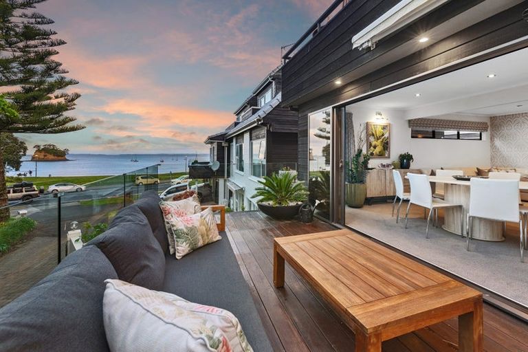 Photo of property in 2/946 Beach Road, Waiake, Auckland, 0630