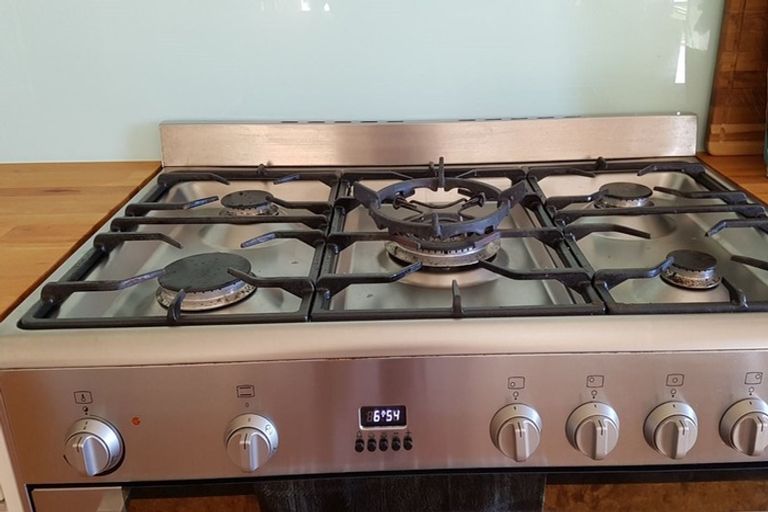 Photo of property in 36 Sohlue Place, Oteha, Auckland, 0632