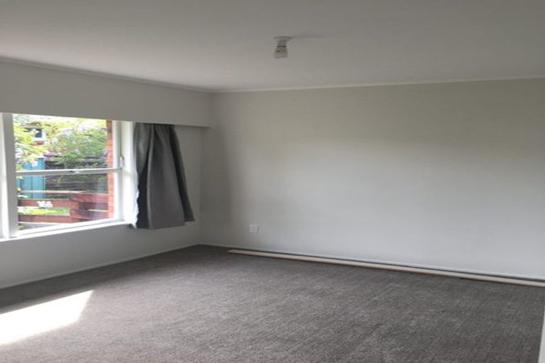 Photo of property in 1/16 Kapiti Place, Sunnynook, Auckland, 0620