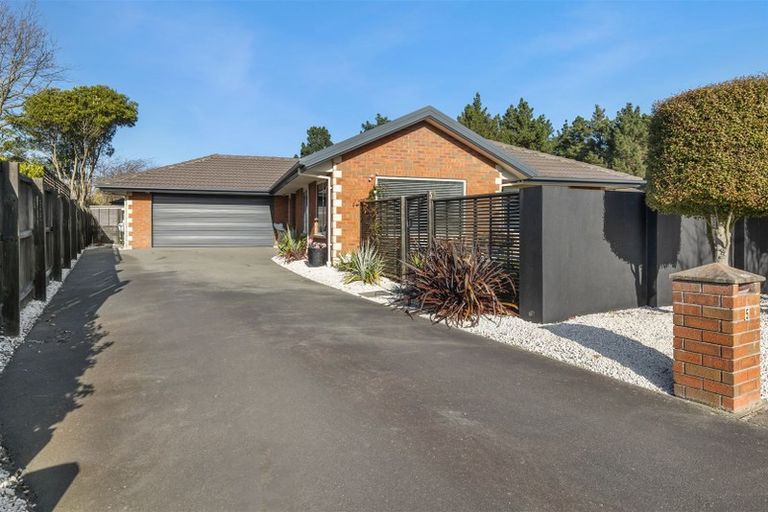 Photo of property in 5 Amoka Crescent, Parklands, Christchurch, 8083