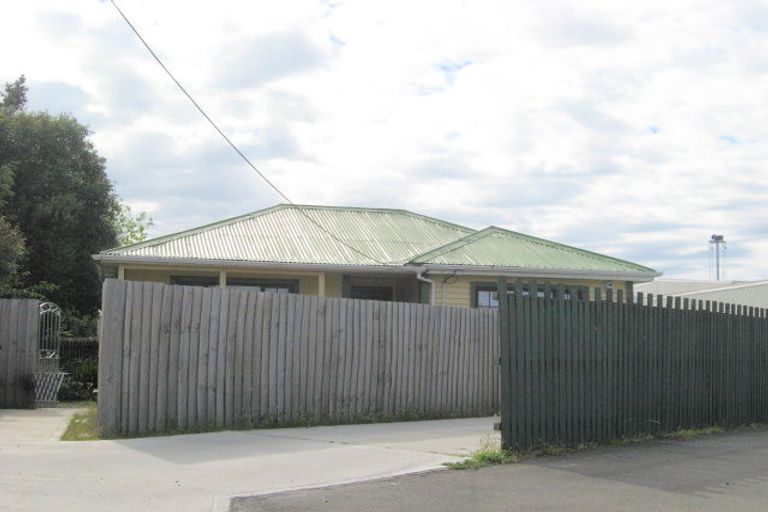 Photo of property in 60 Main North Road, Woodend, 7610