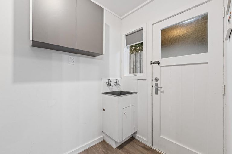 Photo of property in 25a Hewlett Road, Massey, Auckland, 0614