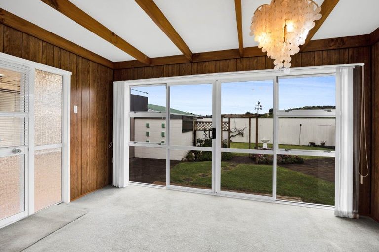 Photo of property in 81 Omata Road, Marfell, New Plymouth, 4310