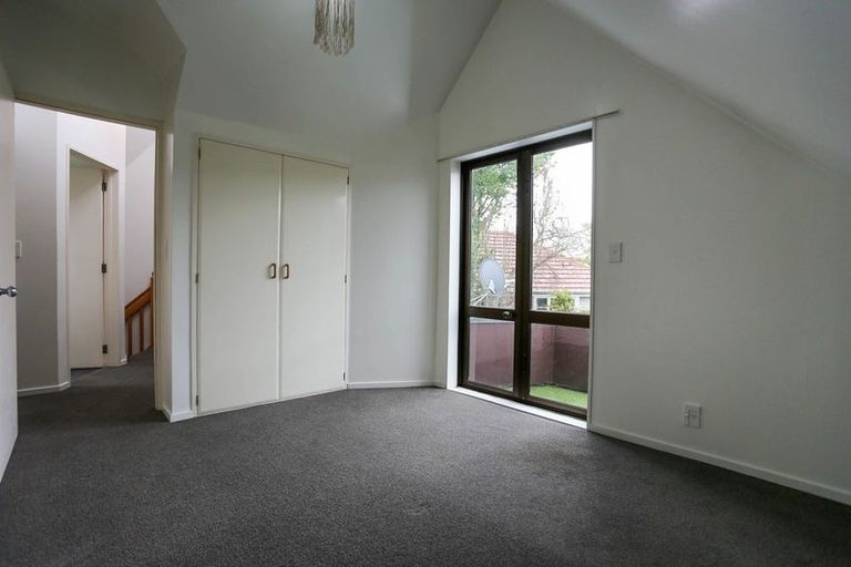 Photo of property in 2/4 Montana Avenue, Ilam, Christchurch, 8041