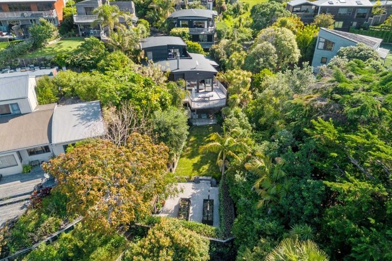 Photo of property in 4/9a Melandra Road, Stanmore Bay, Whangaparaoa, 0932