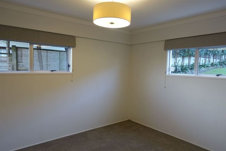 Photo of property in 1/1 Kaihu Street, Northcote, Auckland, 0627