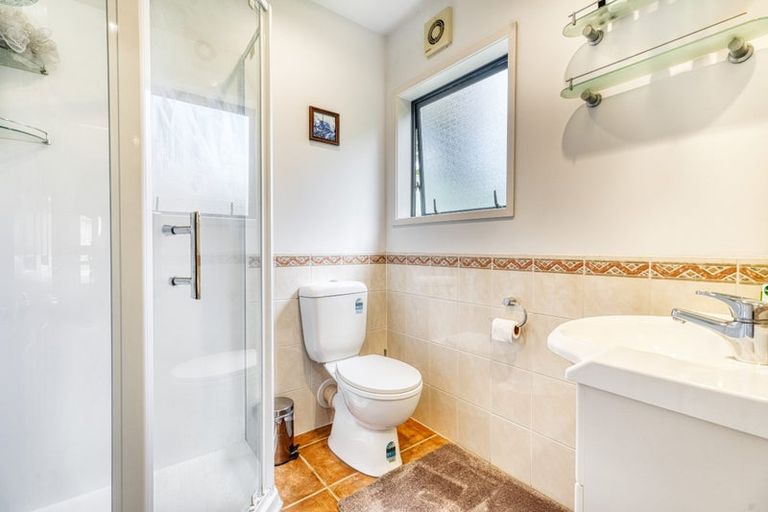 Photo of property in 76 Lothian Brae, Wattle Downs, Auckland, 2103