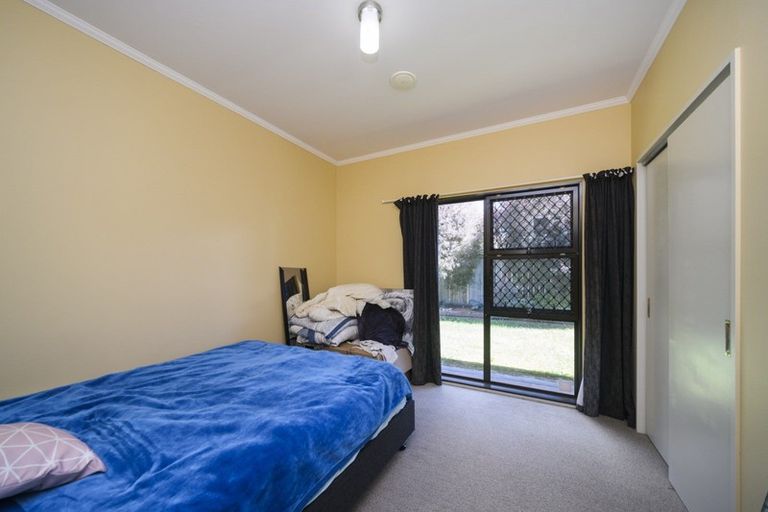 Photo of property in 24 Heathcote Place, Fitzherbert, Palmerston North, 4410