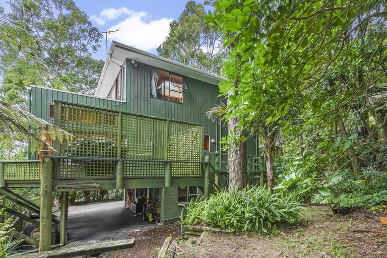 Photo of property in 18 Tinopai Road, Titirangi, Auckland, 0604