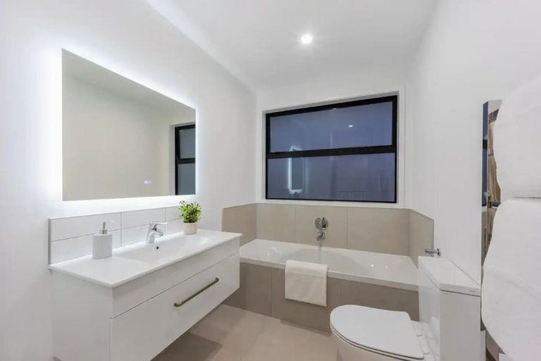 Photo of property in 5/71 West Coast Road, Glen Eden, Auckland, 0602