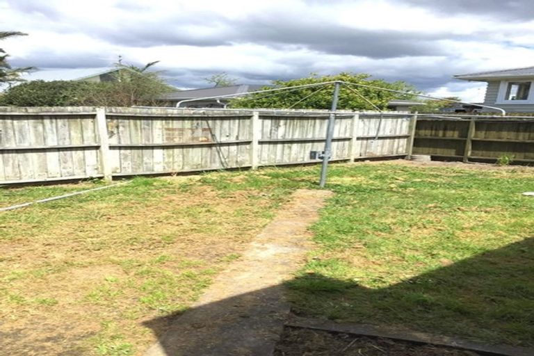 Photo of property in 6 Tawa Road, Te Atatu Peninsula, Auckland, 0610