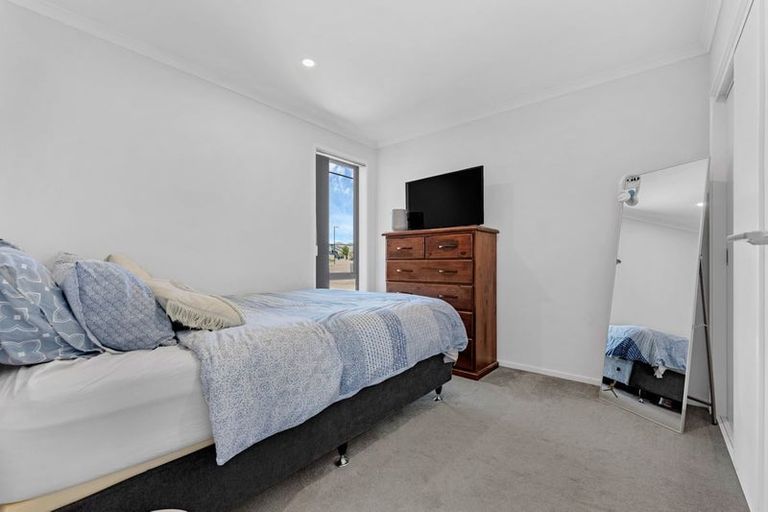 Photo of property in 36 Harriet Johnston Drive, Pokeno, 2402