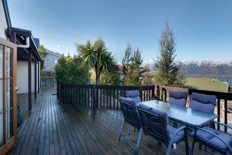 Photo of property in 36 Greenstone Place, Fernhill, Queenstown, 9300