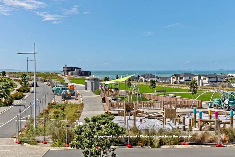 Photo of property in 36 Headland Drive, Long Bay, Auckland, 0630