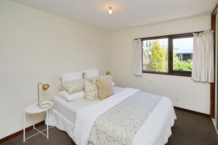 Photo of property in 70b Avonhead Road, Avonhead, Christchurch, 8042