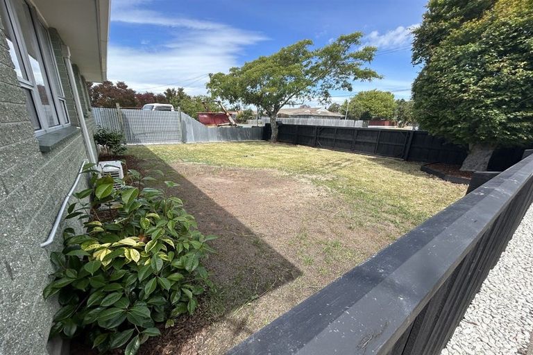 Photo of property in 2/19 Sturrocks Road, Redwood, Christchurch, 8051