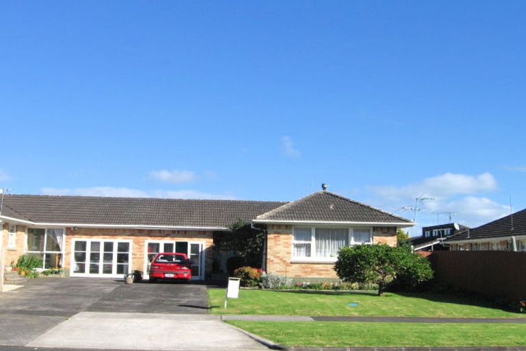 Photo of property in 2/3 Paton Avenue, Papatoetoe, Auckland, 2025