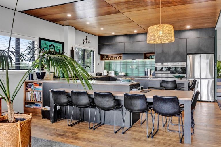 Photo of property in Headlands Opunake, 32 Fox Street, Opunake, 4616