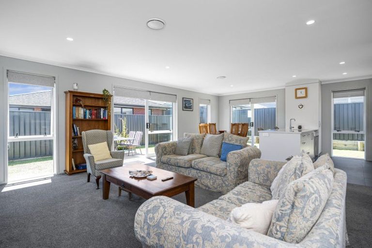 Photo of property in 8 Pioneer Crescent, Omokoroa, 3114