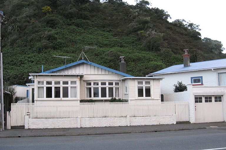 Photo of property in 496 Evans Bay Parade, Hataitai, Wellington, 6021