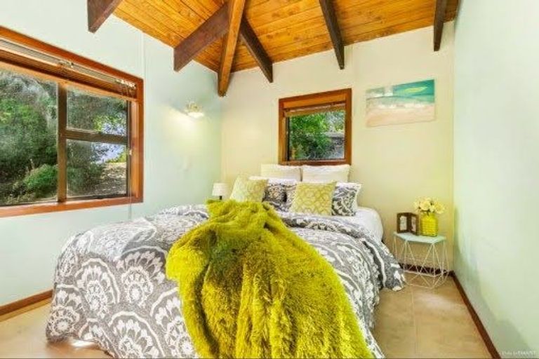 Photo of property in 20 Braemar Road, Castor Bay, Auckland, 0620