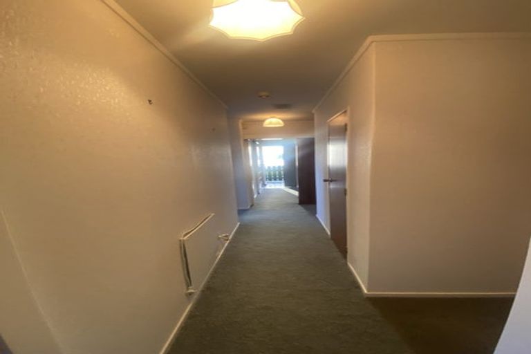 Photo of property in 1a Burdendale Grove, Churton Park, Wellington, 6037