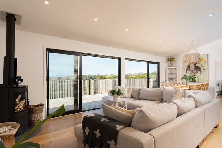 Photo of property in 21 Ngapuke Lane, Parua Bay, Onerahi, 0192