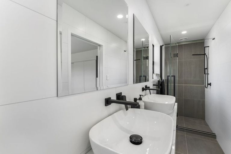 Photo of property in 28 Leathem Crescent, Pokeno, 2402