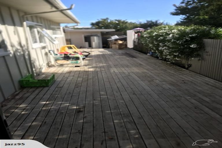 Photo of property in 100 Main Road, Waikanae, 5036