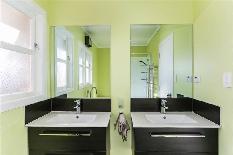 Photo of property in 6a Kelvin Road, Papakura, 2110