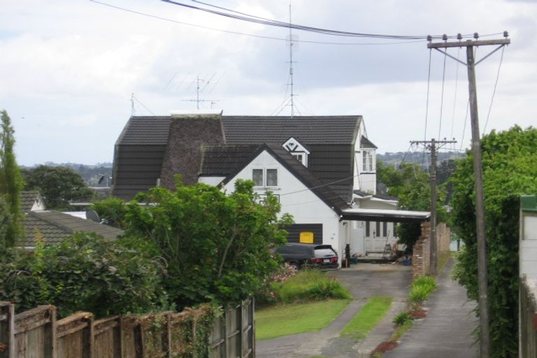 Photo of property in 34a Rambler Crescent, Beach Haven, Auckland, 0626