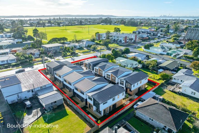 Photo of property in 108e Taikata Road, Te Atatu Peninsula, Auckland, 0610