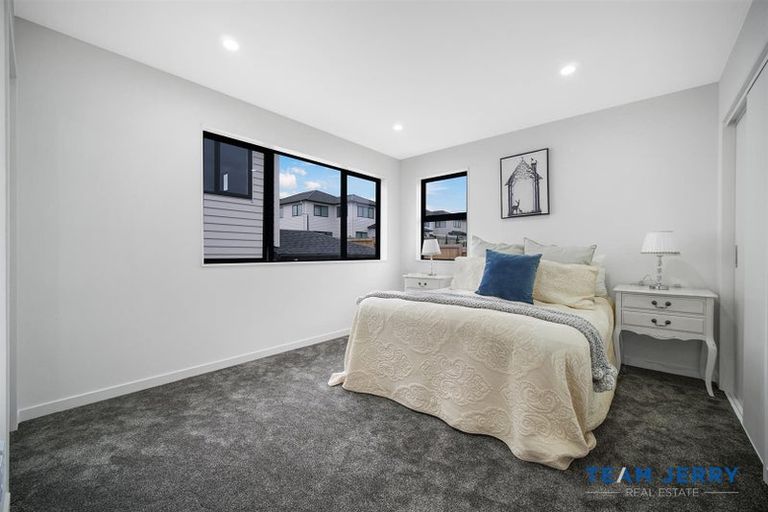 Photo of property in 8 Kakau Lane, Flat Bush, Auckland, 2019