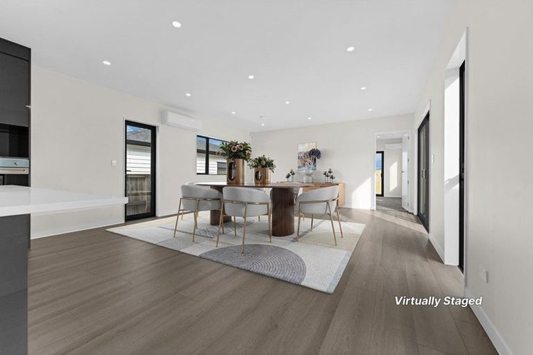 Photo of property in 31 Korowhiti Road, Clarks Beach, 2122